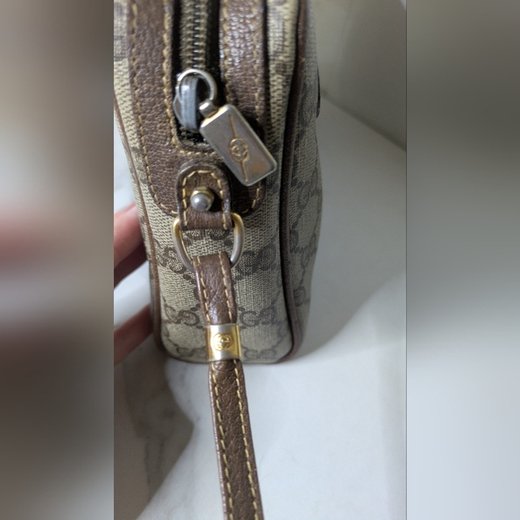 Vintage Authentic GUCCI Crossbody Bag - Picture 10 of 14